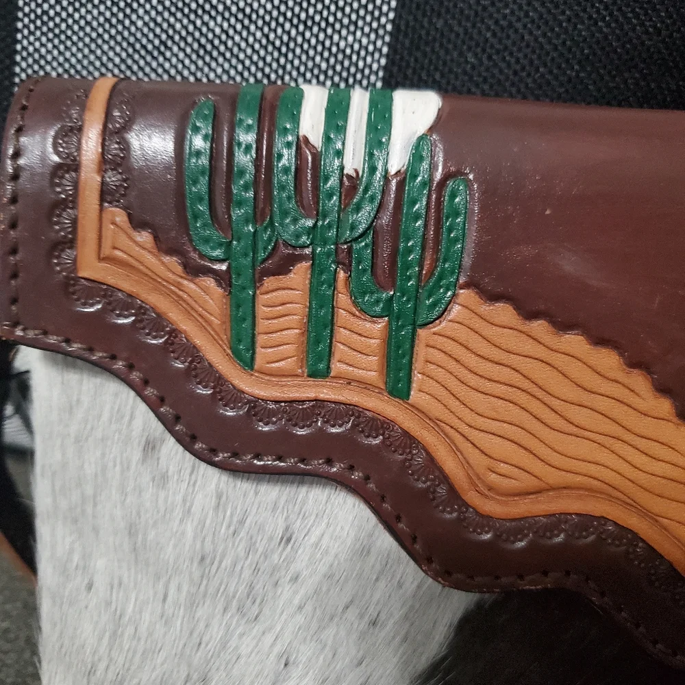 Envelope Cowhide Purse - Picture 3 of 4